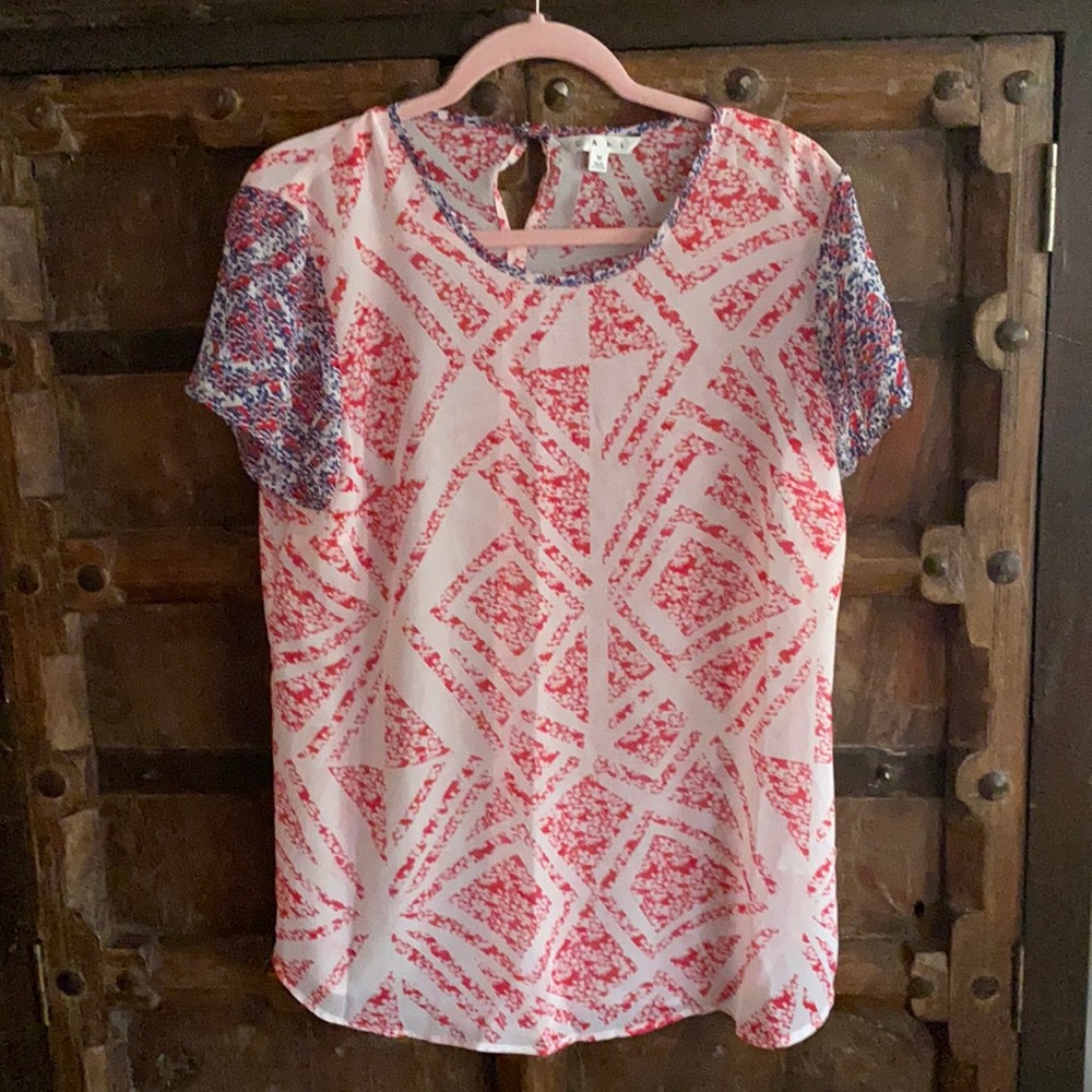 Cabi Y2K abstract print Coquertte tee top blouse